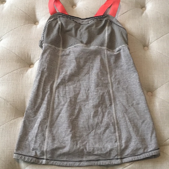 Lululemon run: catch me tank - Picture 7 of 8